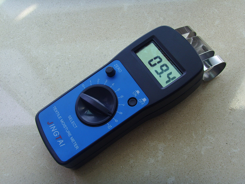 PU皮革水分測(cè)定儀 牛皮濕度檢測(cè)儀 豬皮水分儀 驢皮水份儀